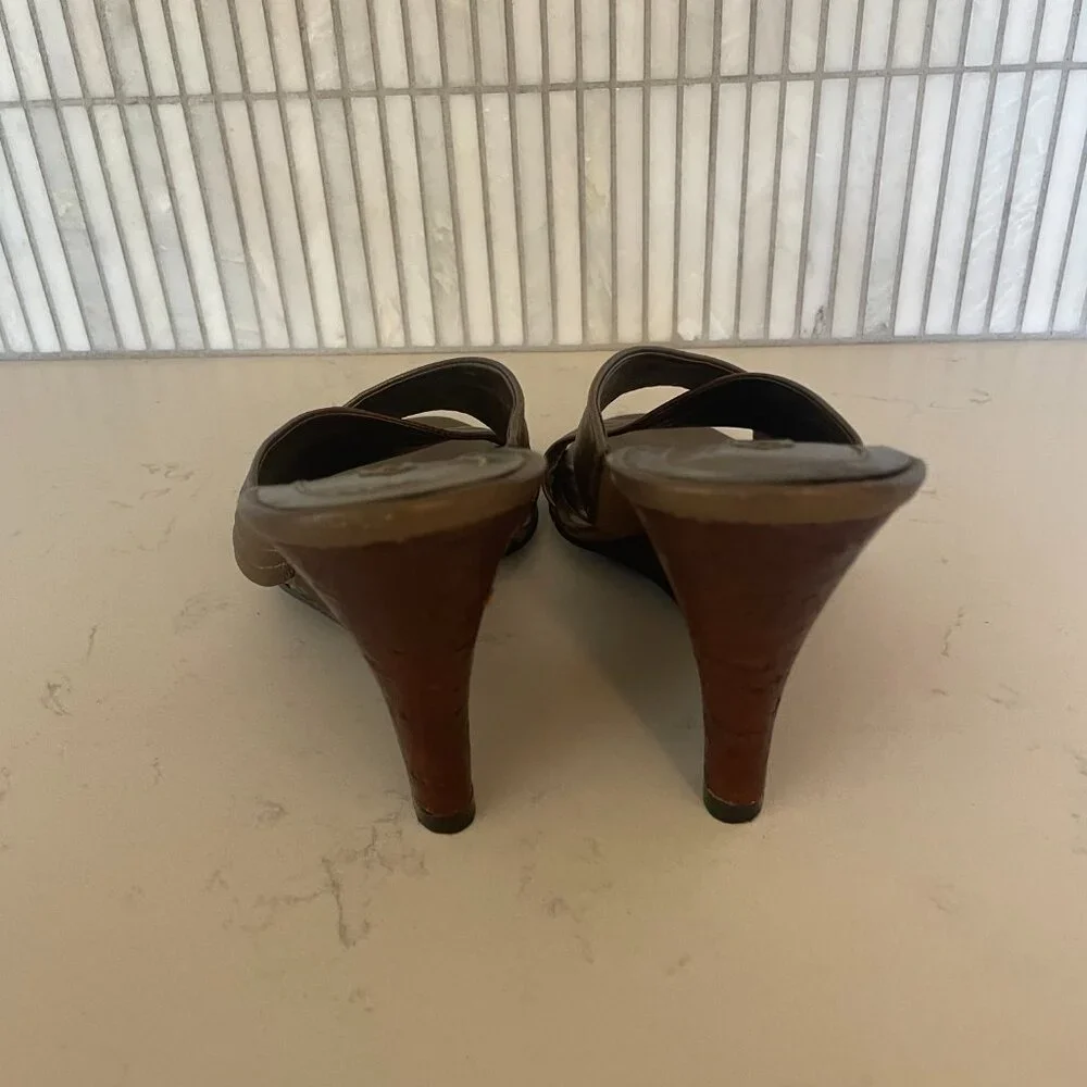 Bandolino Criss-Cross, Open Toe Wedge Sandal, in Brown Leather,‎ No Back, 6.5
